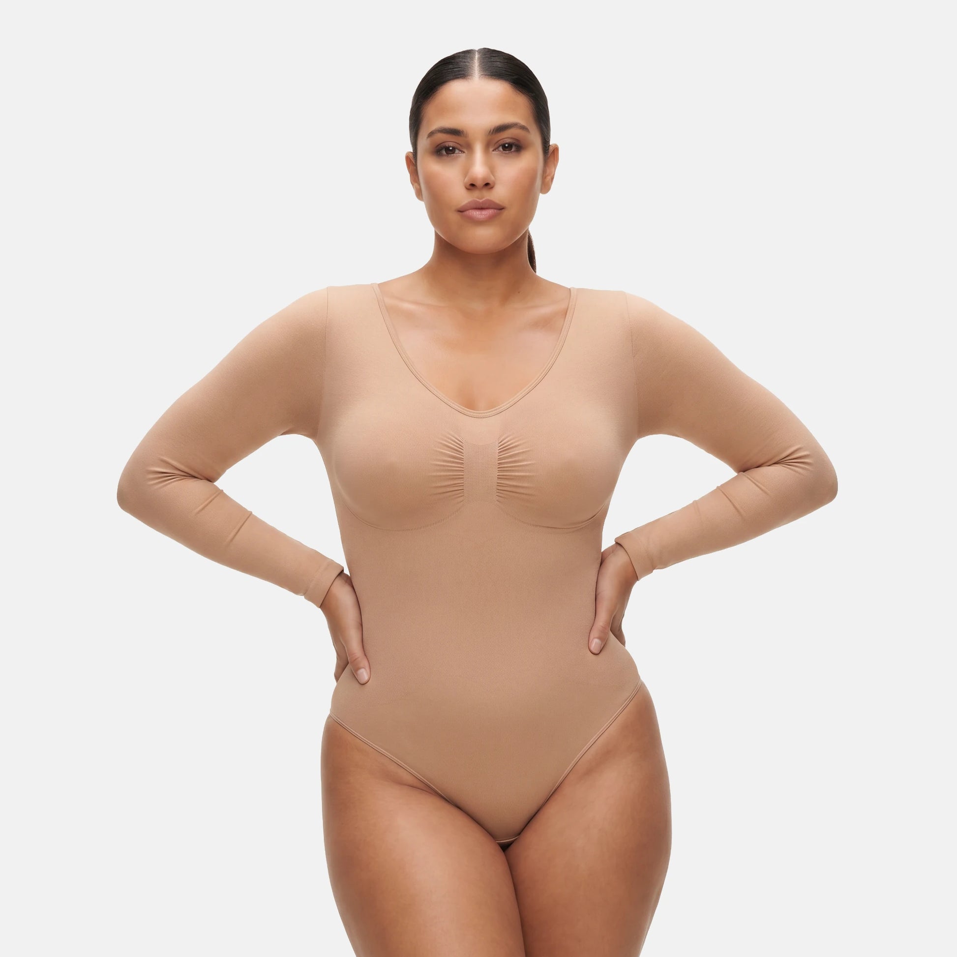 Estrell Nova Longsleeve Shapewear Body in Mink Beige – seamless Damen Body mit shaping Effekt und langen Ärmeln
