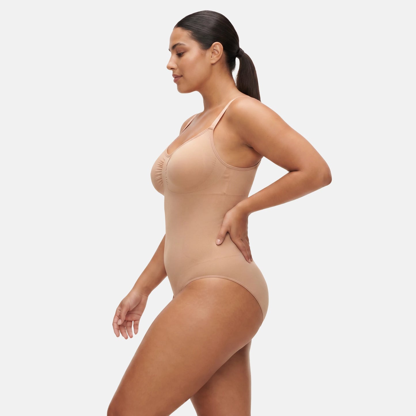 Estrell Nova Sleeveless Body in Mink Beige – seamless Damen Body mit sculpting Fit Seitenansicht