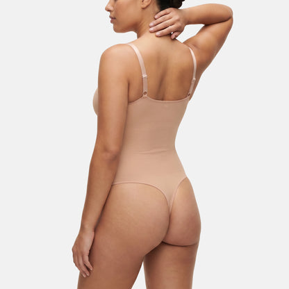 Rückansicht des Estrell Nova Sleeveless Shapewear Bodys in Mink Beige – unsichtbare Damen Shapewear